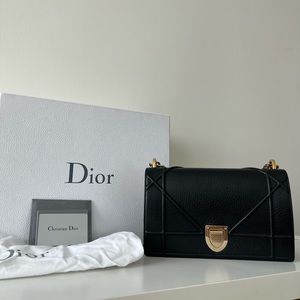 100% AUTHENTIC Christian Dior Diorama size MEDIUM